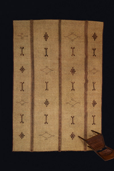 Large Blond Tuareg with Bone & Stepped Diamond Motif with 3 Broad Decorative Bands.....(9'4" x 15'7")