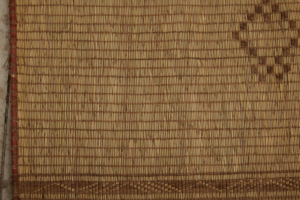 Pale Coloured Tuareg Runner with Simple Bands of Floating Diamonds ............. (4'5" x 16'1")