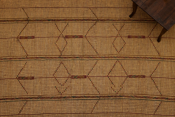 Small Early Tuareg Mat with Simple V & Diamond Pattern ............... (4'9''x 7'2'')