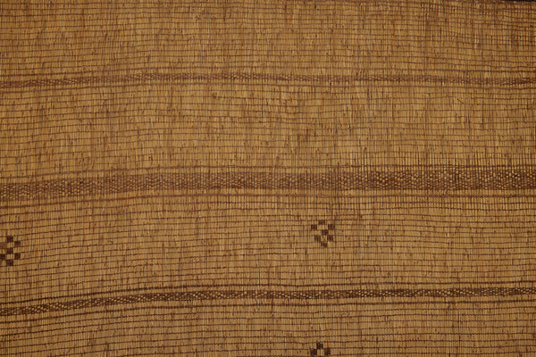Small Tuareg Rug Fragment with Simple Patterned Stripes .............. (3'9''x 7'4'')