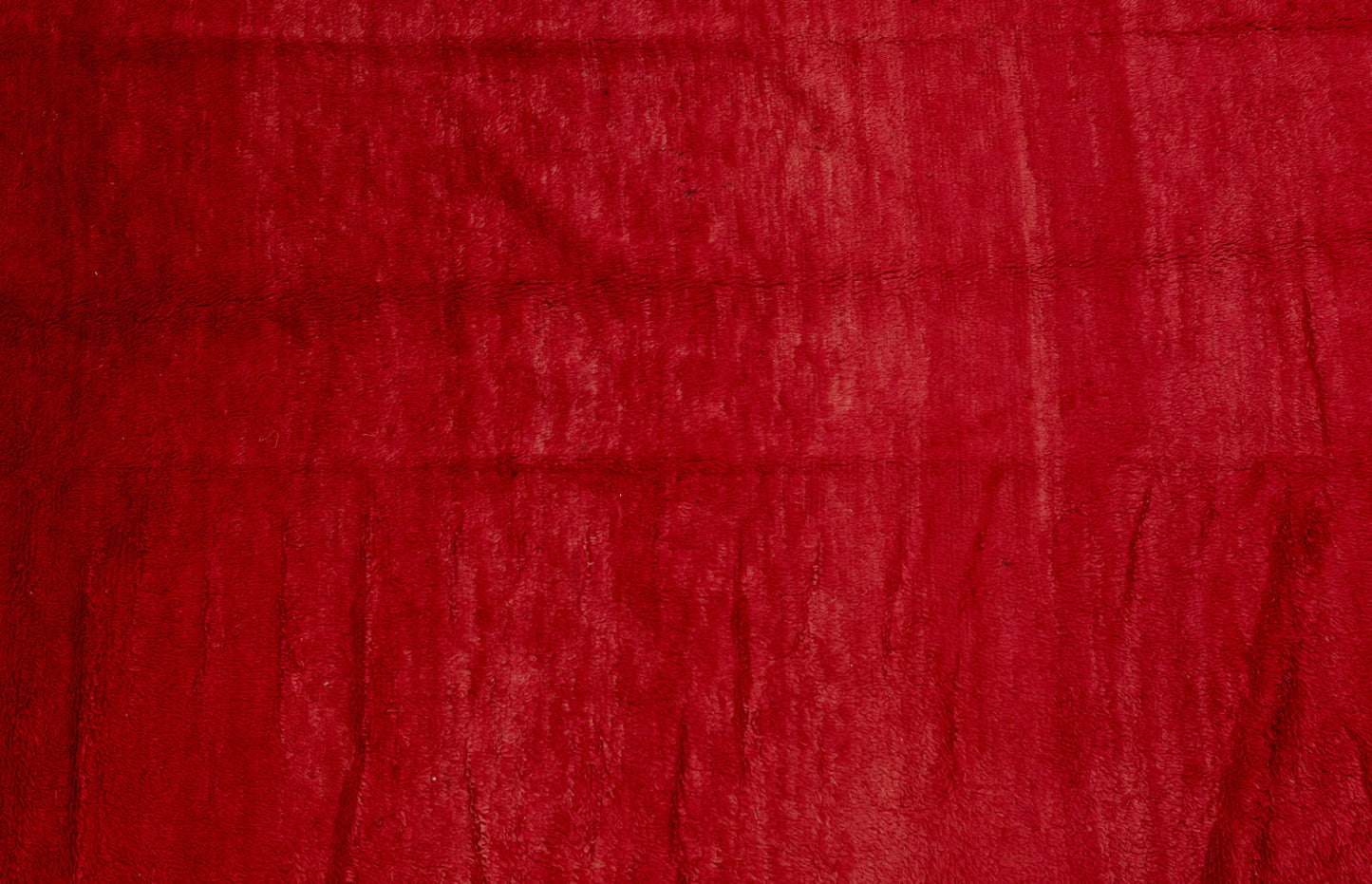 Large Red Field Chichaoua Carpet with Striations ................... (7' x 10' 8'')