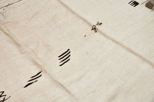 Natural Hemp Carpet-Black & Colored Symbols (5'11''x11'1'')