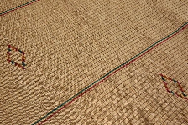 Light Colored Tuareg Mat with Floating Colored Diamonds .............. (8' 9'' x 15 '5'')