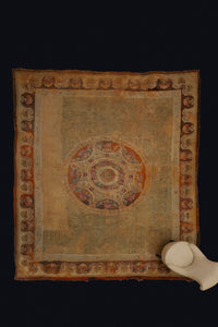 Large Late 18th Century Aubusson Medallion Carpet with Floral Motif Border .............. (11'4'' x 13'7'')