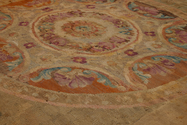 Large Late 18th Century Aubusson Medallion Carpet with Floral Motif Border .............. (11'4'' x 13'7'')