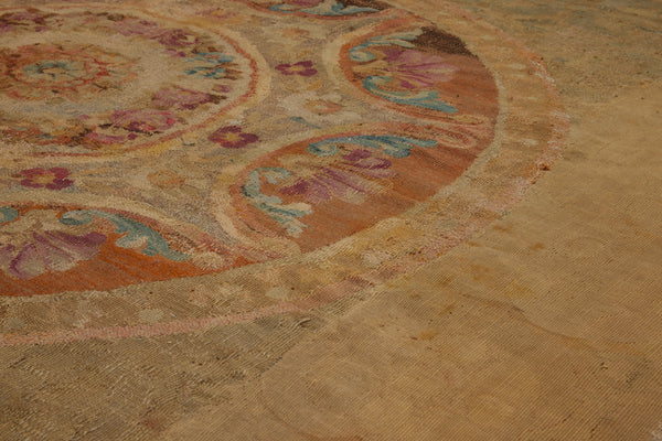 Large Late 18th Century Aubusson Medallion Carpet with Floral Motif Border .............. (11'4'' x 13'7'')