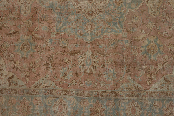 Large Finely Woven 19th Century Oushak in Apricot & French Blue.............. (8'8'' x 11'10'')