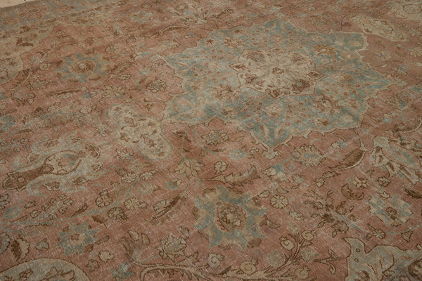 Large Finely Woven 19th Century Oushak in Apricot & French Blue.............. (8'8'' x 11'10'')