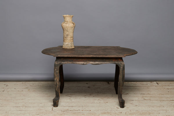 Shaped Top 19th Century Teak Coffee Table from Jakarta with Queen Anne Leg