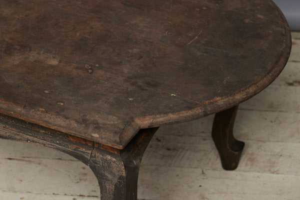 Shaped Top 19th Century Teak Coffee Table from Jakarta with Queen Anne Leg