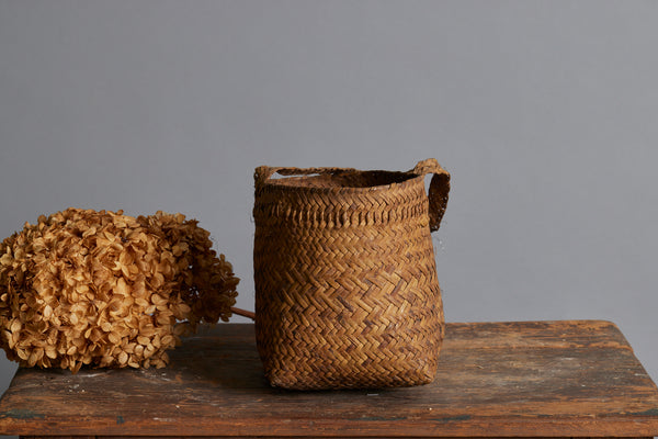 Small Borneo Gathering Basket with Strap Handle