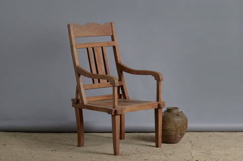 Early Dutch Colonial Teak Lounging Chair with Square Tapered Legs and Slatted Back from Sumatra