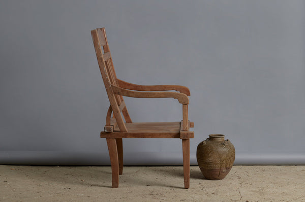 Early Dutch Colonial Teak Lounging Chair with Square Tapered Legs and Slatted Back from Sumatra