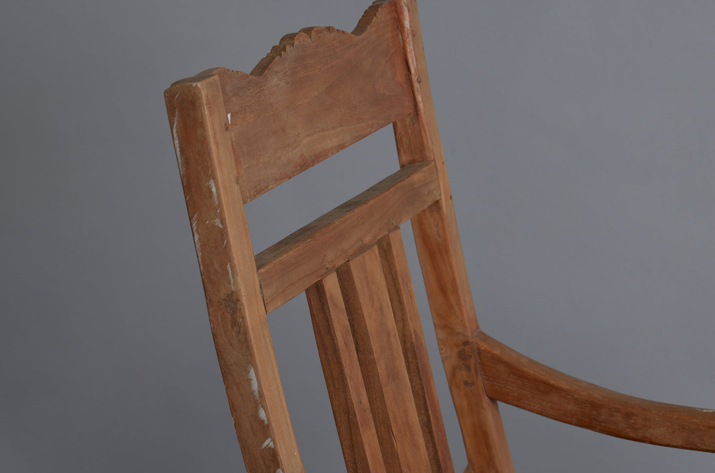 Early Dutch Colonial Teak Lounging Chair with Square Tapered Legs and Slatted Back from Sumatra