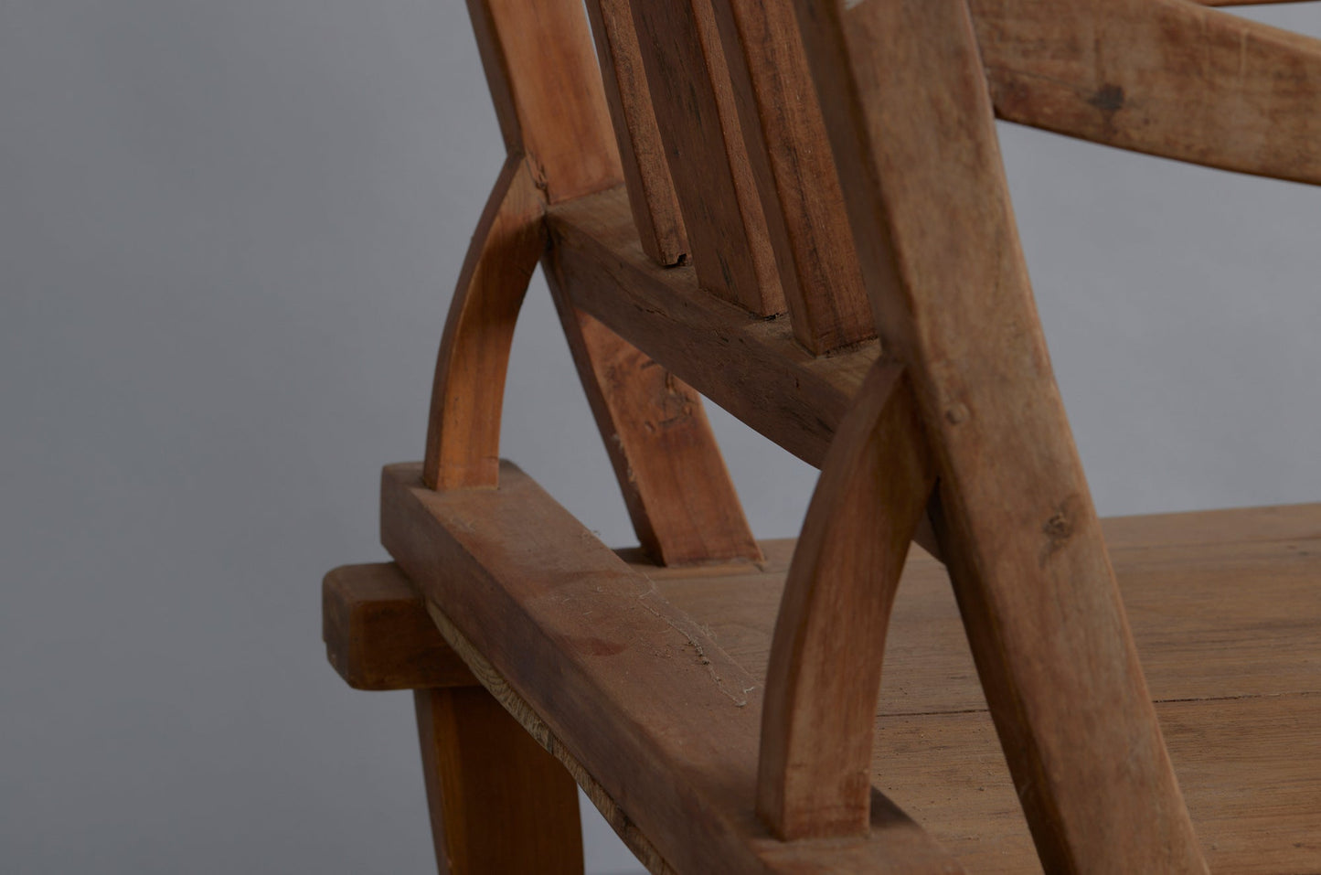 Early Dutch Colonial Teak Lounging Chair with Square Tapered Legs and Slatted Back from Sumatra