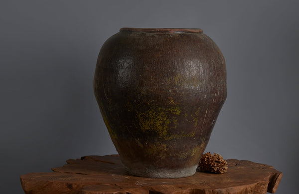 Early 19th Century Onion Glazed Stoneware Vietnamese Pot