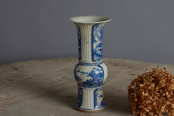 18th Century Kang XI Blue and White Mantle Garniture in Excellent Condition