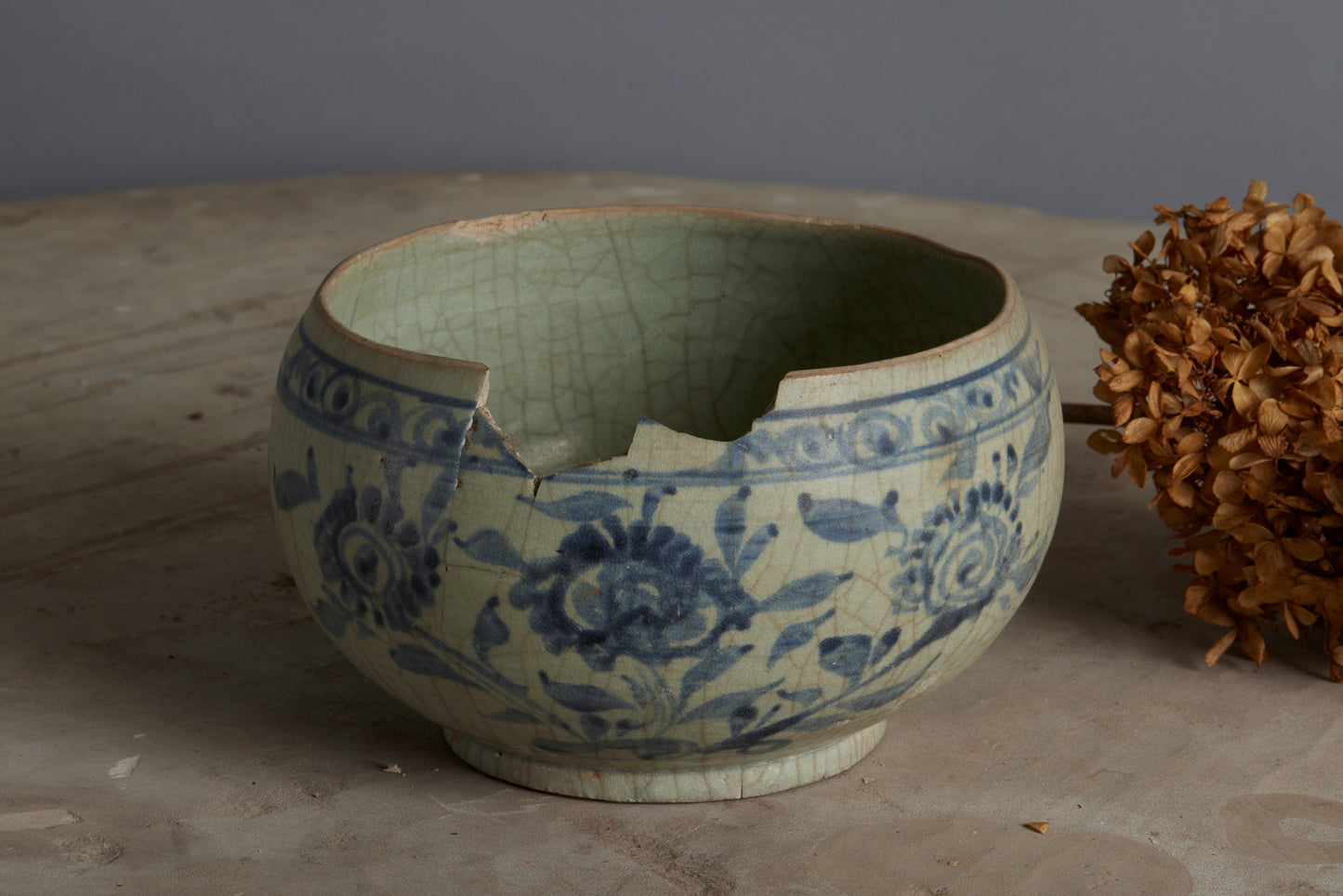 blue-and-white-bowl