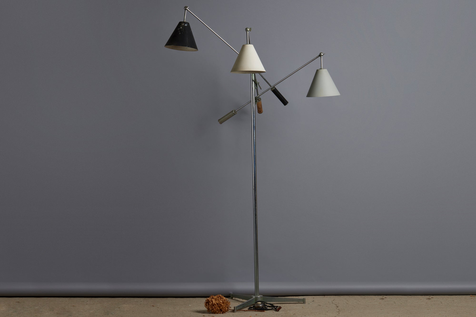 Italian Mid Century Modern Floor Lamp