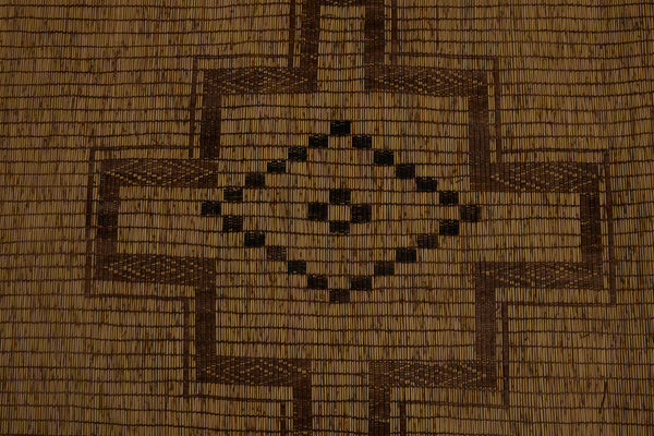 Large Aged Straw Coloured Tuareg Mat with Two-Toned Diamonds & Crosses ............... (9'1" x 14'3")