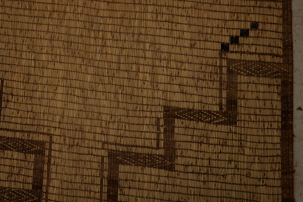 Large Aged Straw Coloured Tuareg Mat with Two-Toned Diamonds & Crosses ............... (9'1" x 14'3")