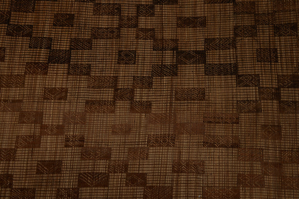 Large Coffee Coloured Early Tuareg Mat with an Overall Field of Patterned Diamonds ............... (9'x 12'1'')