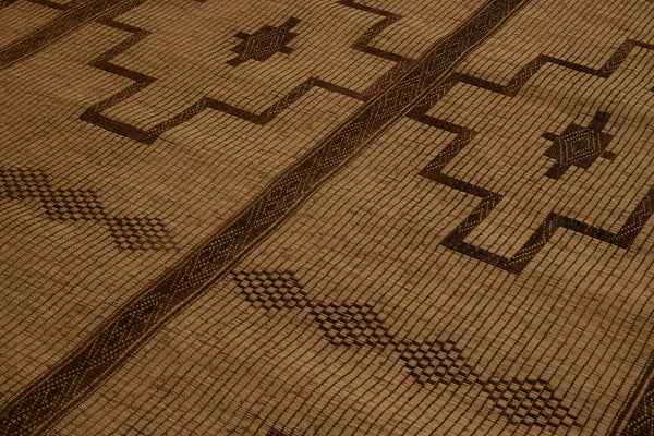 Large Bold-Patterned Tuareg Mat with Stepped Crosses Separated by Bands of Diamonds ............... (8'7''x 16'2'')