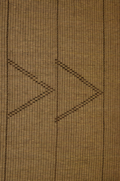 Medium Sized Light Coloured Tuareg with 4 Sets of V's ............... (7'x 12'6'')