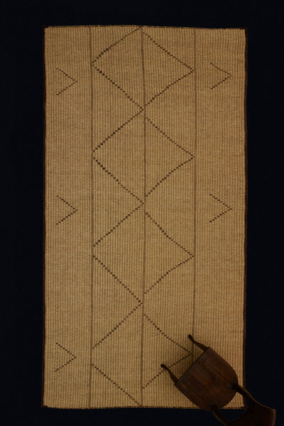 Tuareg Mat with 4 Stacked Diamonds on a Light Coloured Background ............... (6'8''x 13'5'')