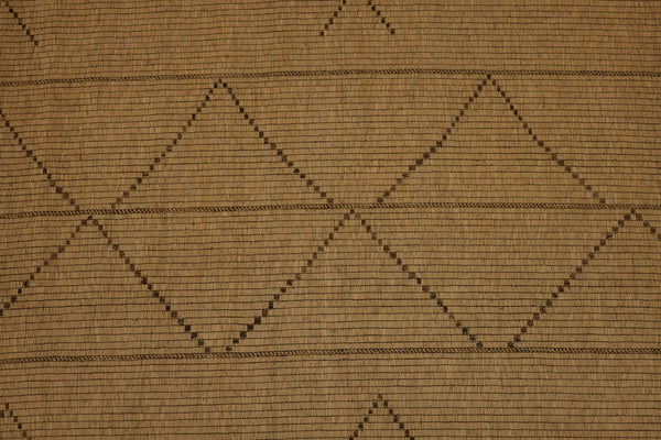 Tuareg Mat with 4 Stacked Diamonds on a Light Coloured Background ............... (6'8''x 13'5'')