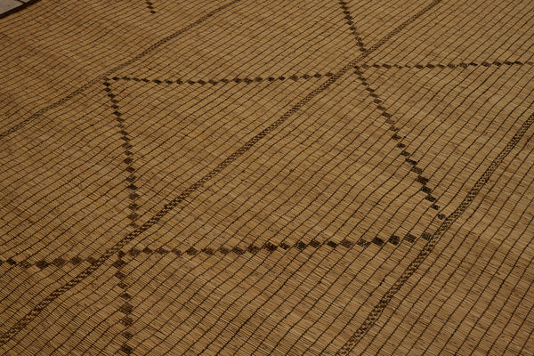 Tuareg Mat with 4 Stacked Diamonds on a Light Coloured Background ............... (6'8''x 13'5'')