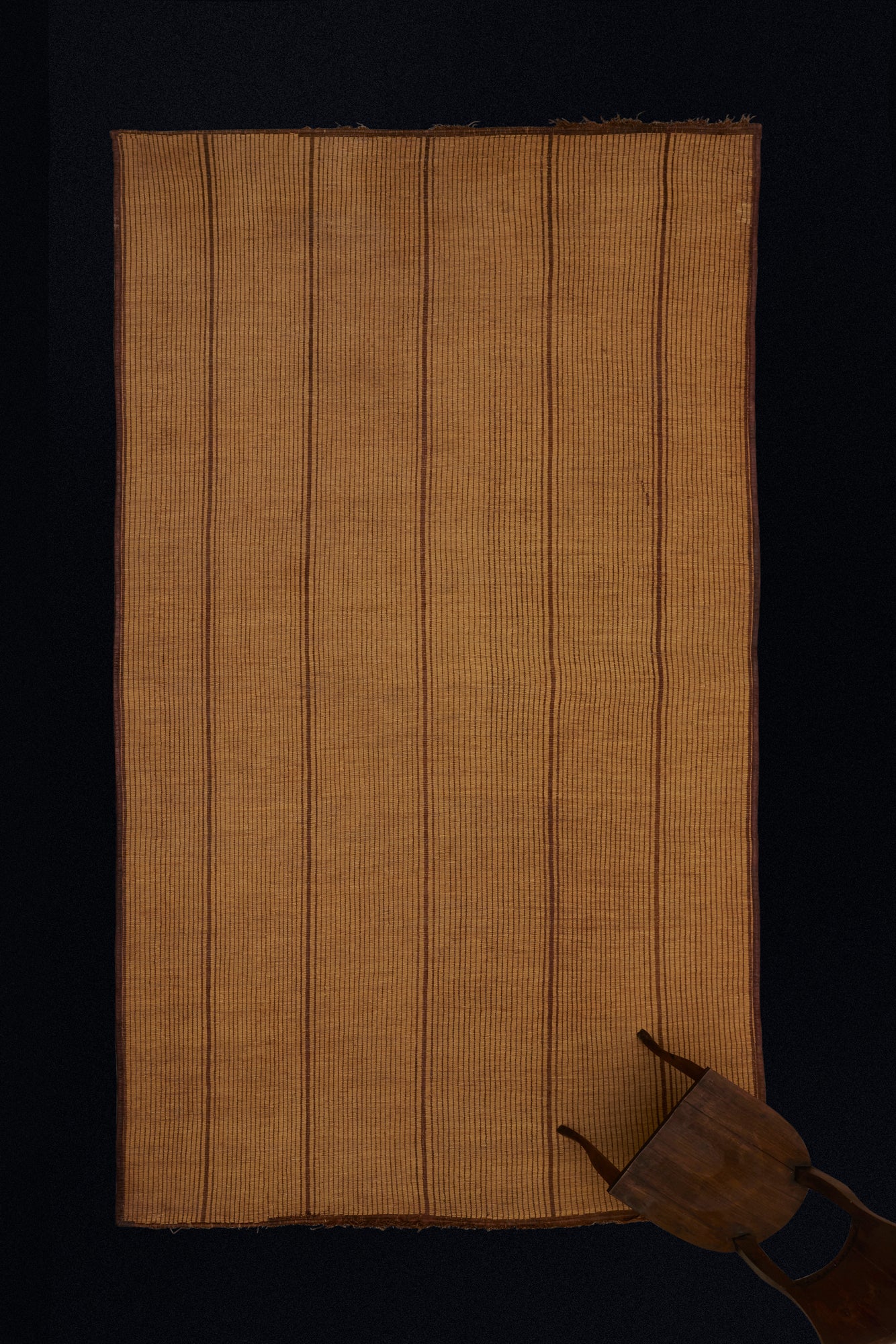 Early 5 Banded Tuareg Mat with a Pale Honey Coloured Background ............... (6'6''x 12'1'')