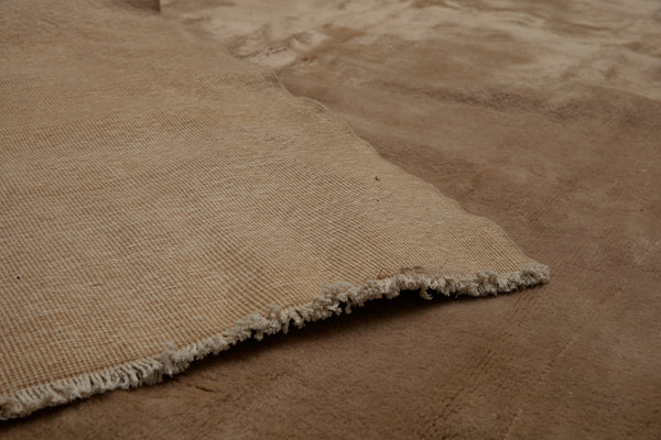 Champagne Coloured Sparta Carpet .............. (8'3'' x 11'3'')