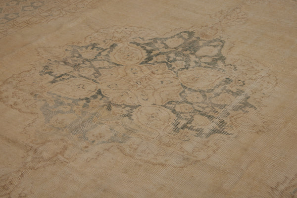 19th Century Oushak Central Medallion in Charcoal & Cream .............. (8' x 11' 3'')