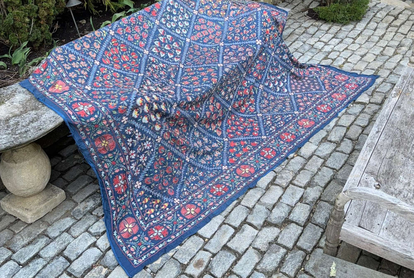 blue-king-floral-diamond-suzani