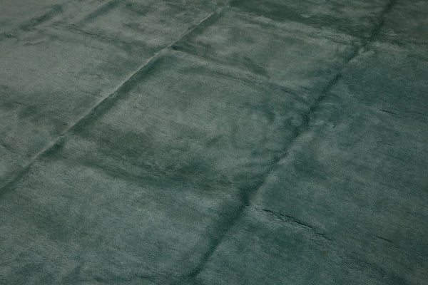 Large Teal Colored Sparta Carpet ............... (8' 2'' x 11' 10'')