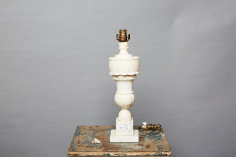 Classic Early 20th Century White Alabaster Italian Lamp