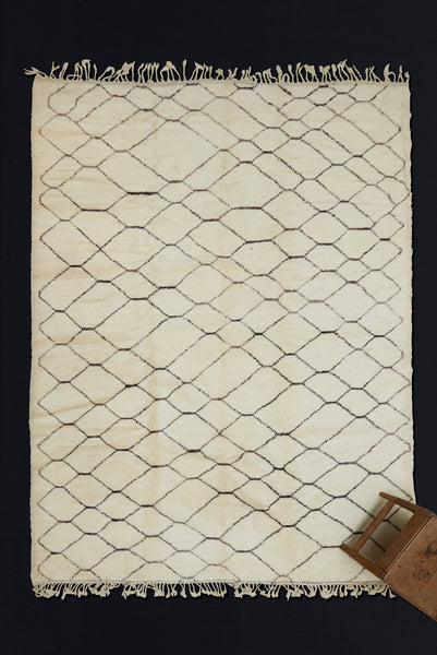Large Cream Colored Beni Ourain with Floating Diamond Field  ...................... (9' 4'' x 11' 10'')