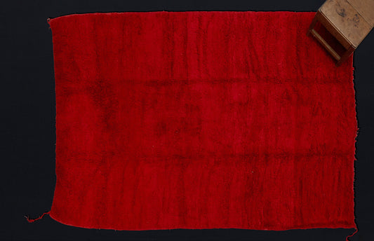 Large Red Field Chichaoua Carpet with Tasseled Corners ................... (7'3''x10'11'')