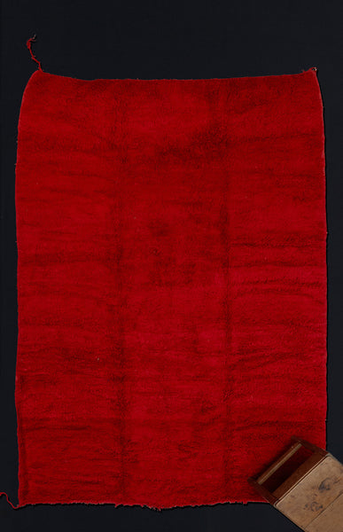 Large Red Field Chichaoua Carpet with Tasseled Corners ................... (7'3''x10'11'')