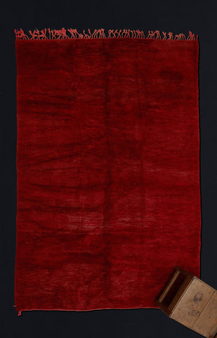 Large Red Field Chichaoua Carpet with Fringe on One End ................... (6' 11'' x 11' 2'')