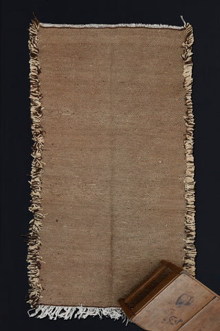 Small Natural Brown and Cream Zeneifi Carpet with Heavy Fringed Edges  ................... (3' 6" x 7' 6'')