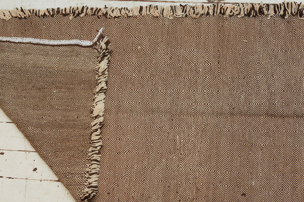 Small Natural Brown and Cream Zeneifi Carpet with Heavy Fringed Edges  ................... (3' 6" x 7' 6'')