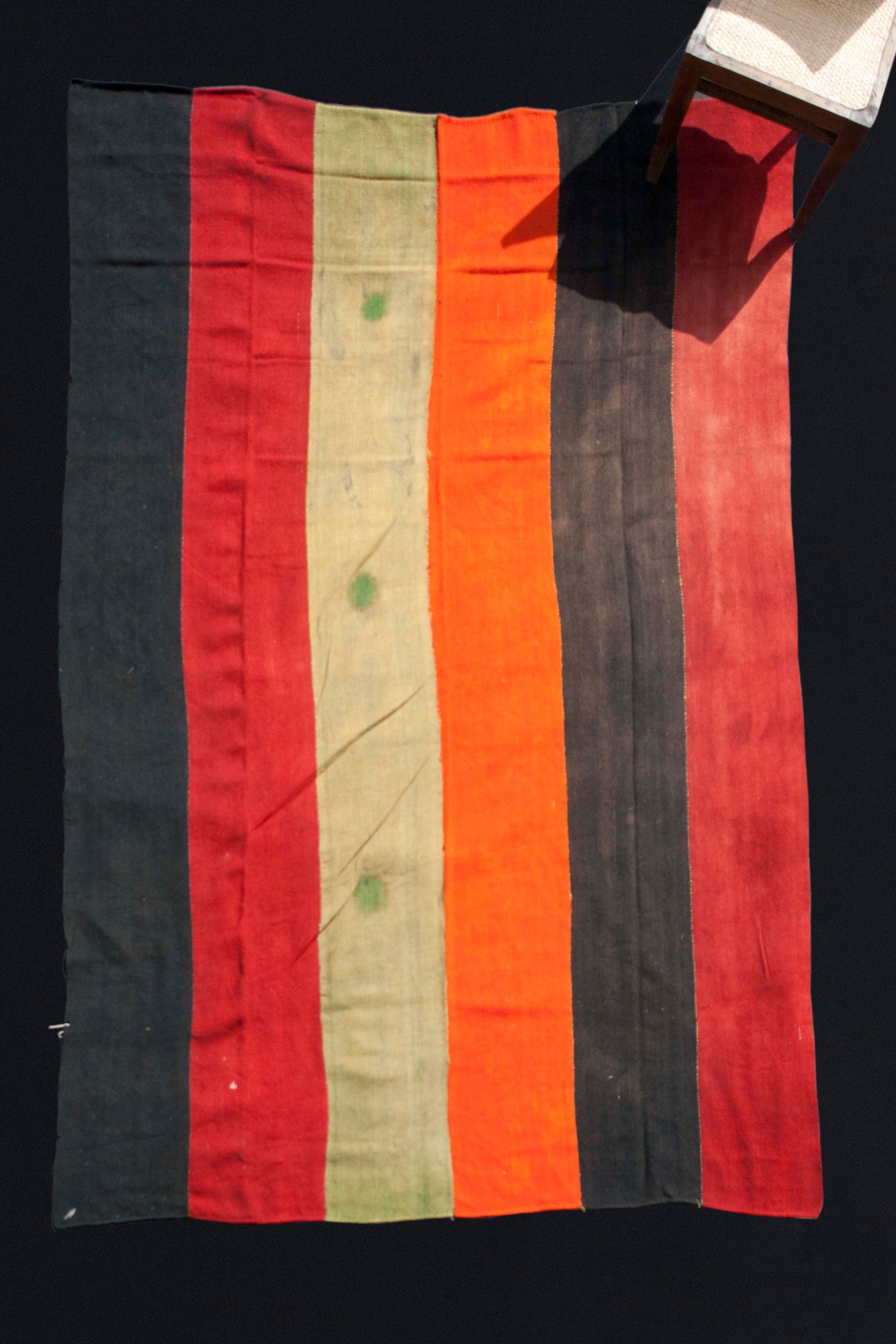 6-Banded Black, Reddish Orange And Green Perde (6' x 8' 7")