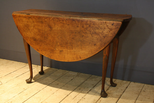 18th Century New England Dropleaf Queen Anne Table