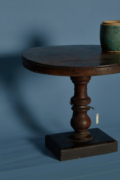 Solid Dutch Colonial Round Tavern Table